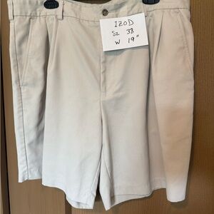 Izod Men's Cream Pleated Front Shorts